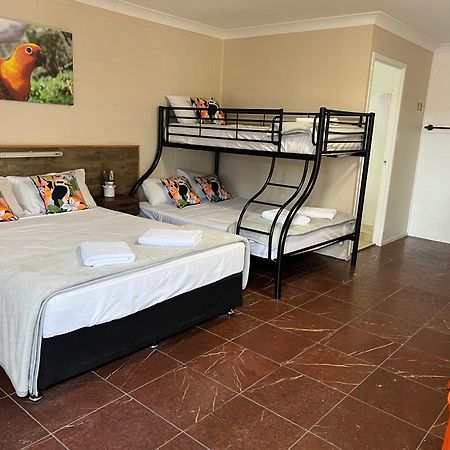 Spanish Lace Motor Inn タウンズビル エクステリア 写真