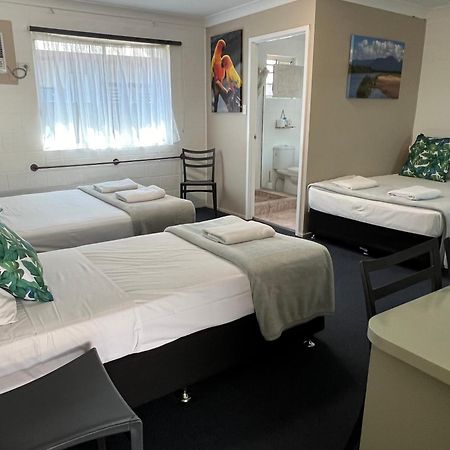 Spanish Lace Motor Inn タウンズビル エクステリア 写真