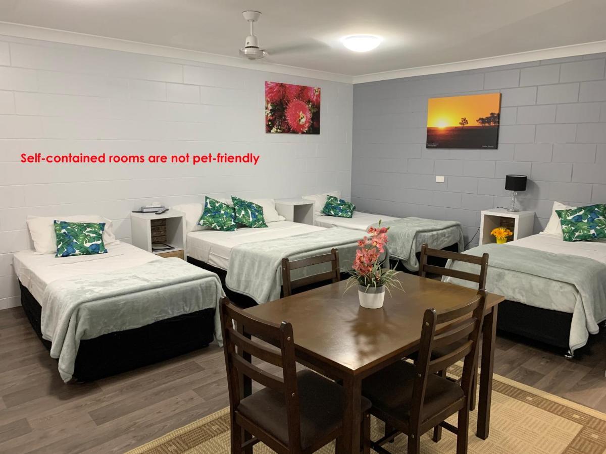 Spanish Lace Motor Inn タウンズビル エクステリア 写真