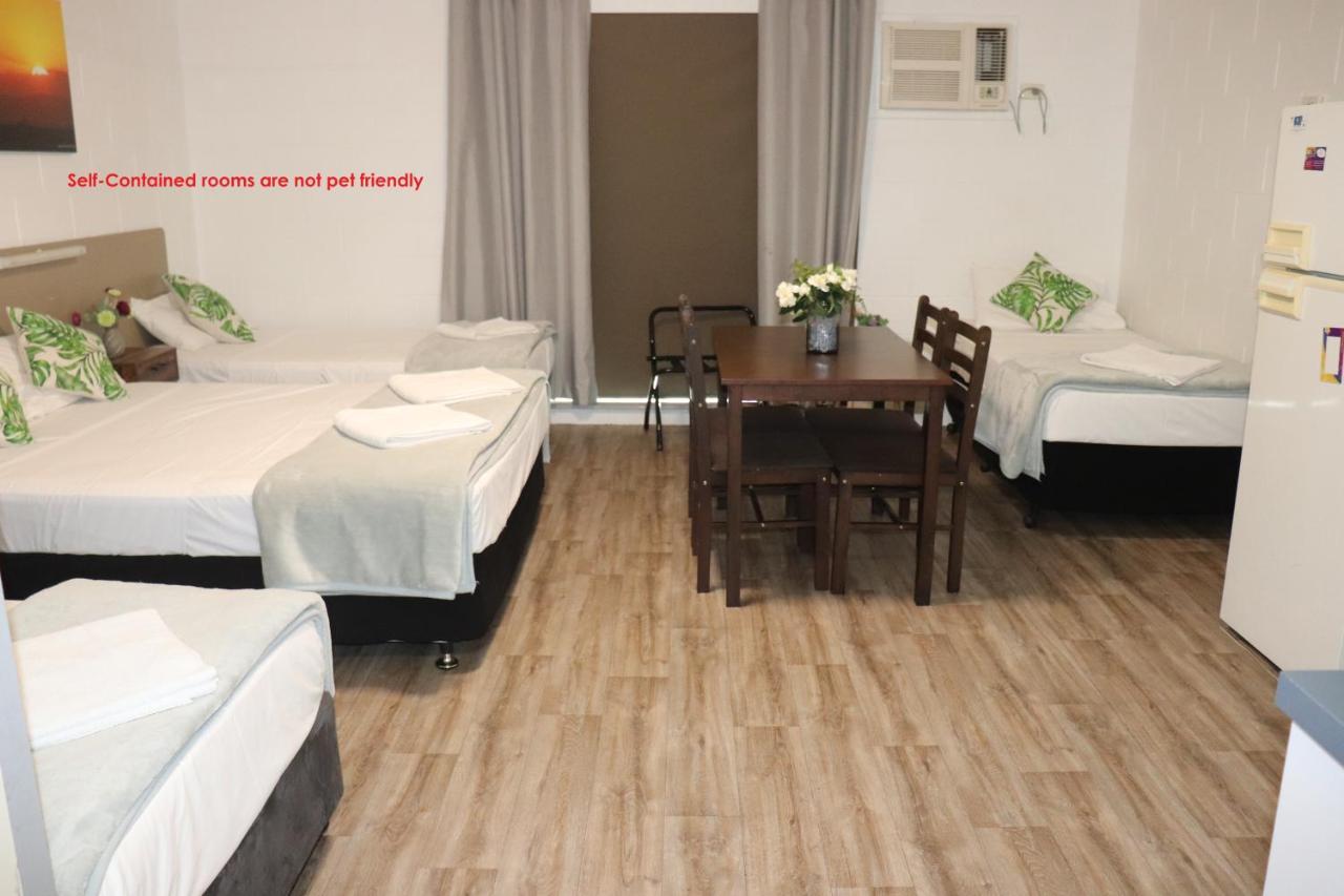 Spanish Lace Motor Inn タウンズビル エクステリア 写真