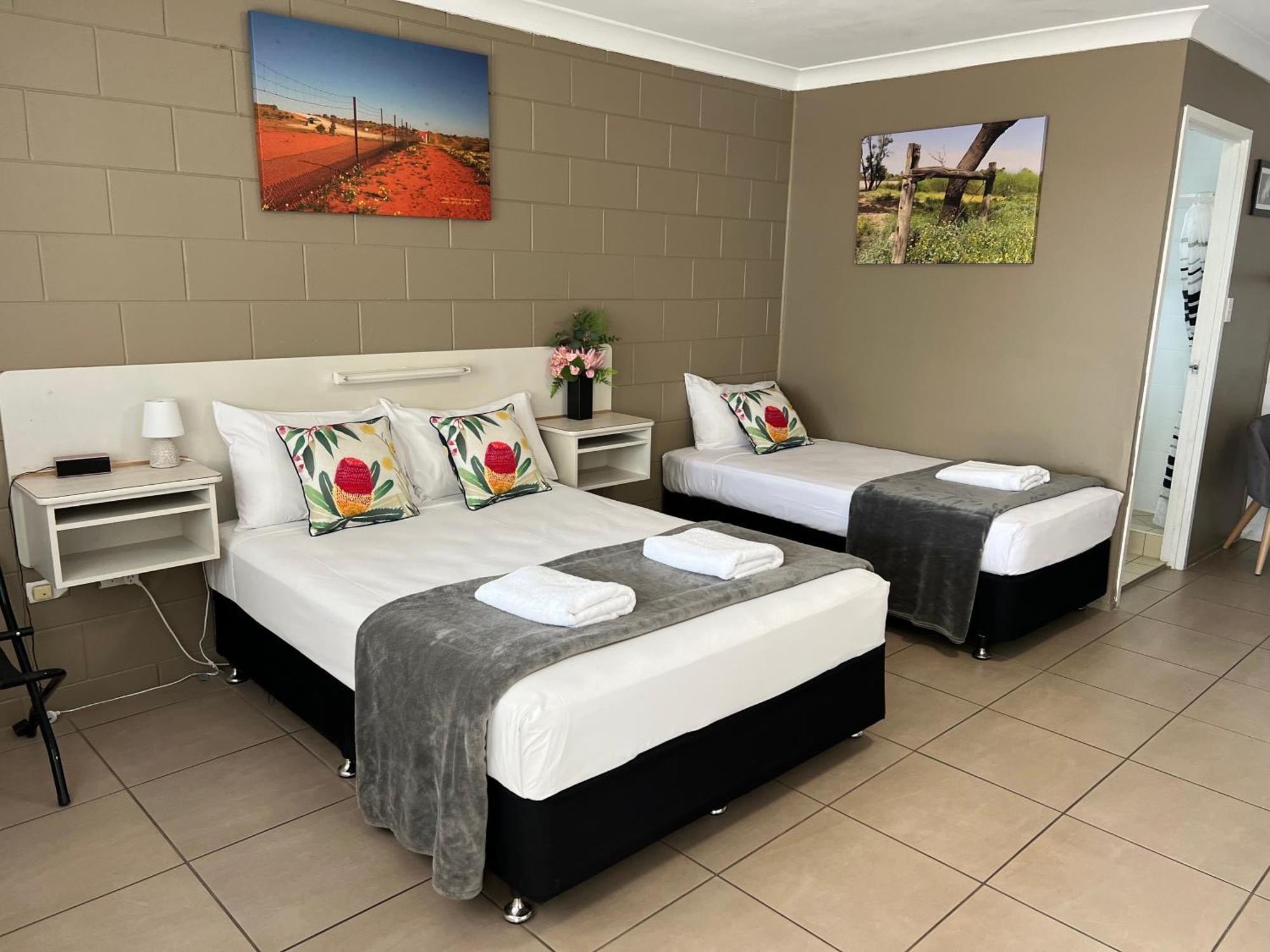 Spanish Lace Motor Inn タウンズビル エクステリア 写真