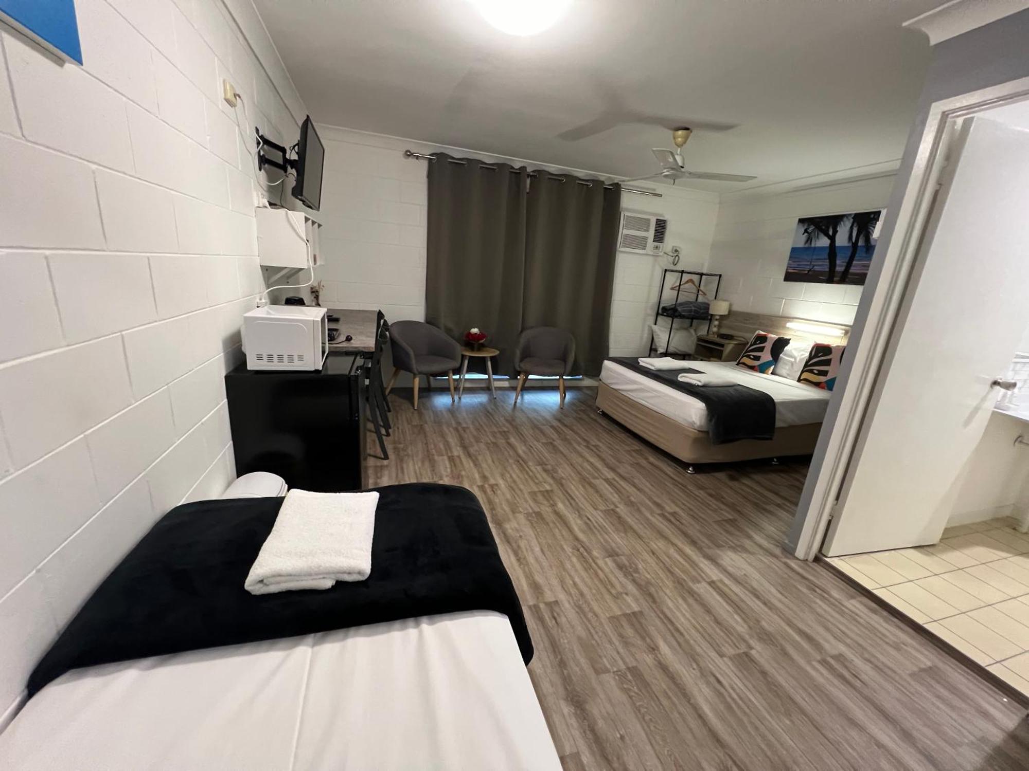 Spanish Lace Motor Inn タウンズビル エクステリア 写真
