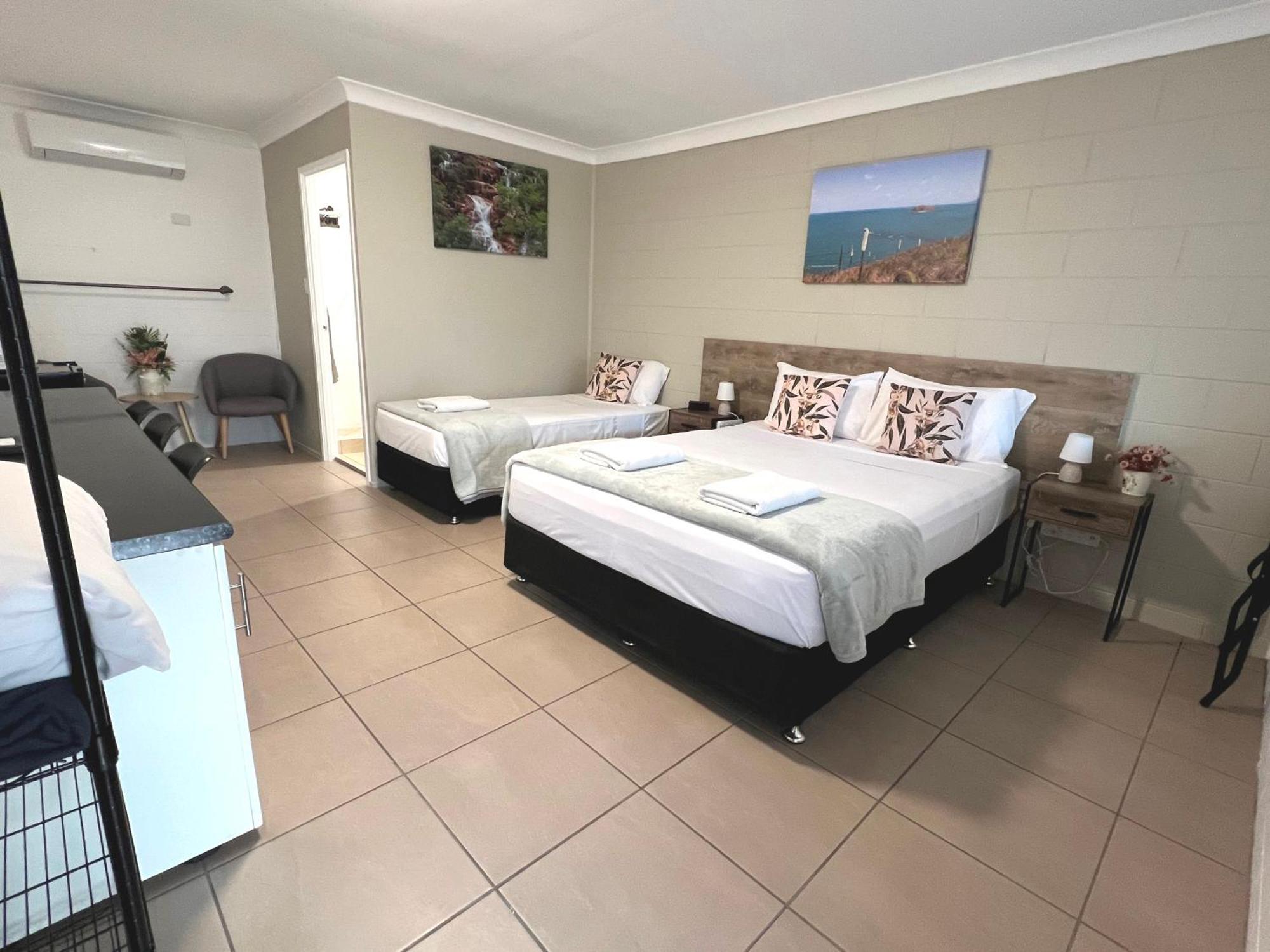 Spanish Lace Motor Inn タウンズビル エクステリア 写真