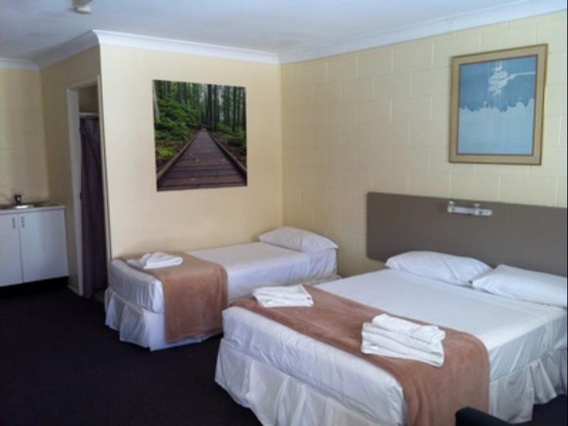 Spanish Lace Motor Inn タウンズビル エクステリア 写真