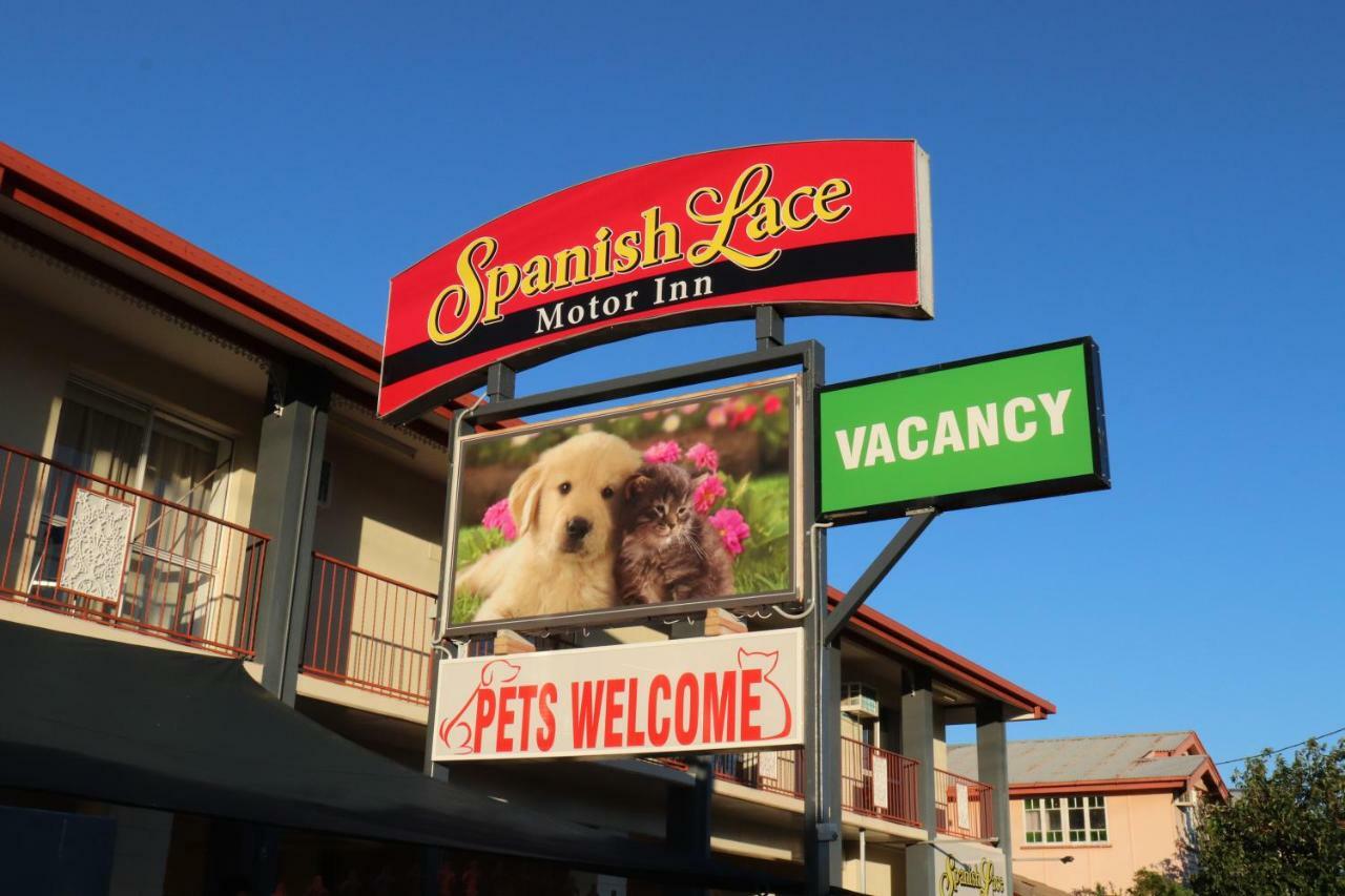 Spanish Lace Motor Inn タウンズビル エクステリア 写真